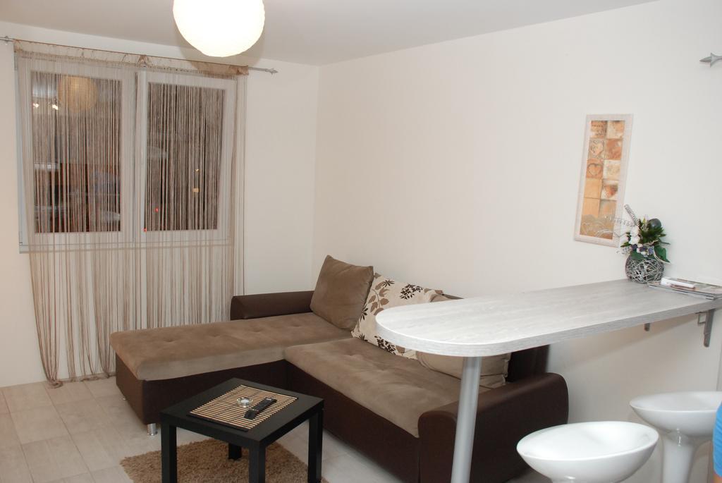 Franstal Apartments Belgrad Oda fotoğraf